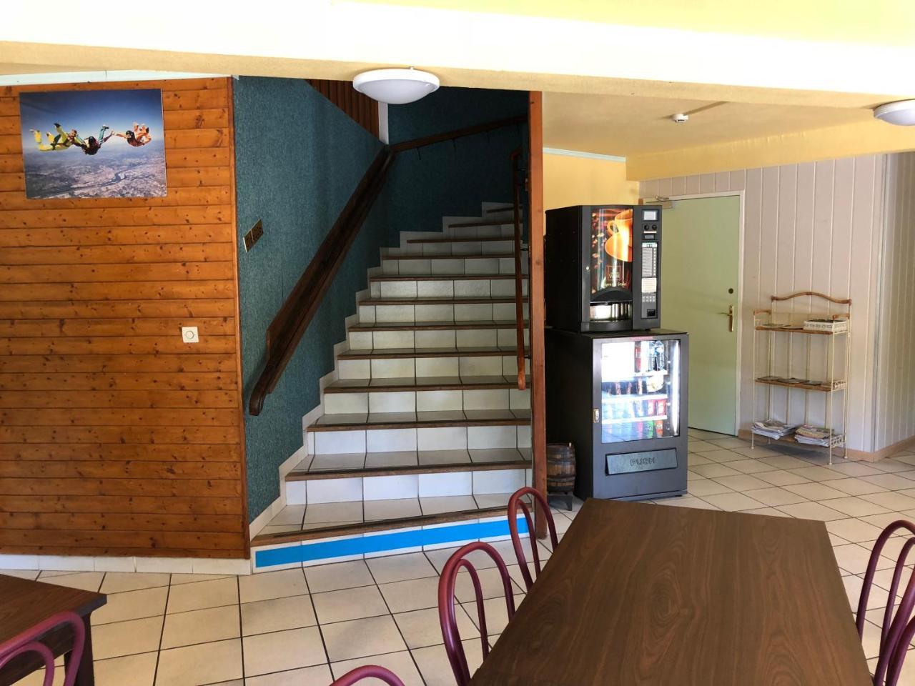 Symp'Hotel Nivolas-Vermelle Zewnętrze zdjęcie